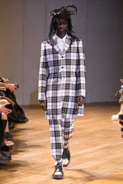 Look 19